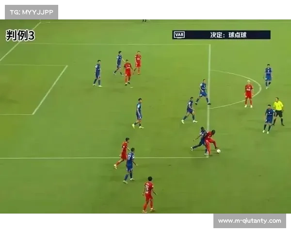 苏格兰队左路传中引发邓弗里斯手球争议判罚引热议